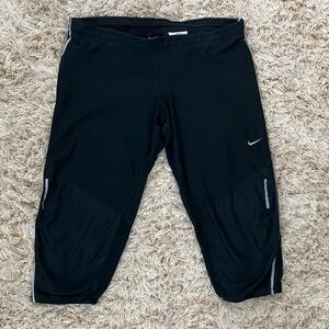 Nike Black‎ Performance Capris